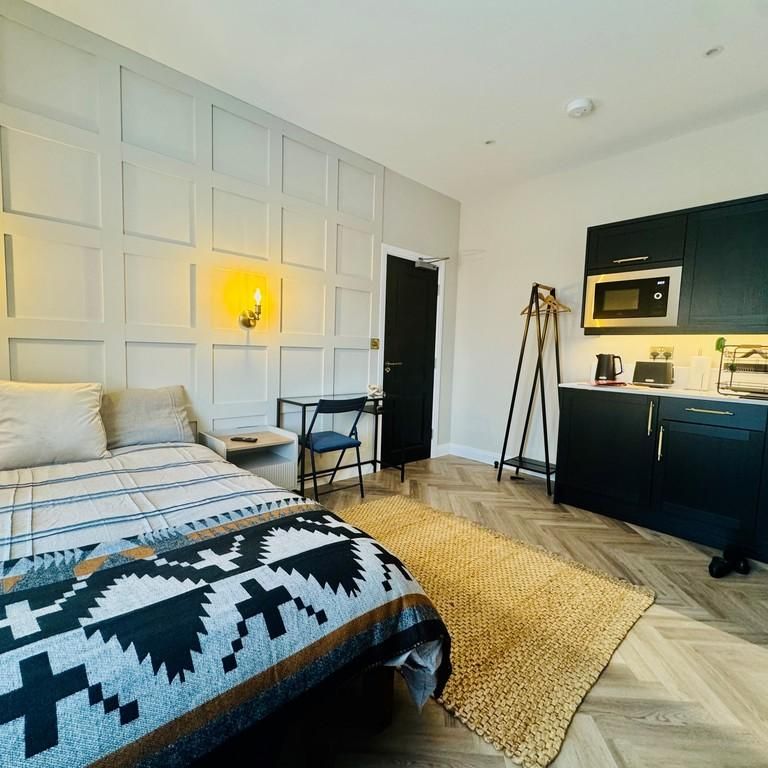 1 bedroom in a house share to rent - Photo 1