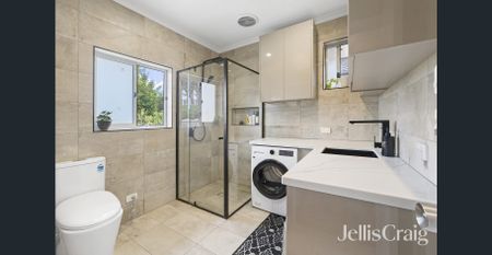 Spacious Living Close to Schools, Shops & the Bay - Photo 5