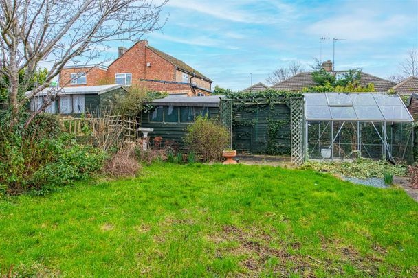 3 bed Bungalow To Let - Photo 1