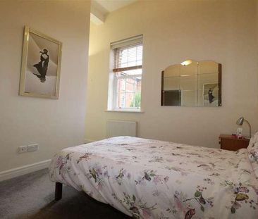 Kensington Square, Macclesfield, SK10 - Photo 5