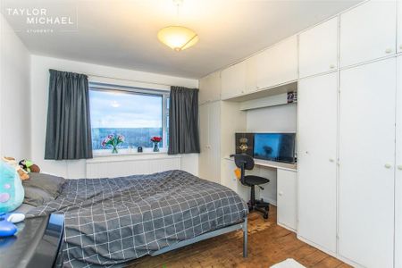 4 bedroom terraced house to rent - Photo 5