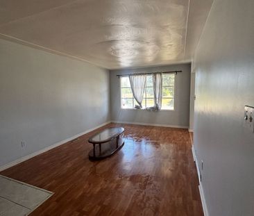 For Lease - 1458 Queen's Boulevard, Kitchener, Ontario - Photo 2