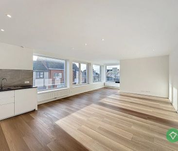 Volledig gerenoveerd appartement op de eerste verdieping met terras... - Photo 2