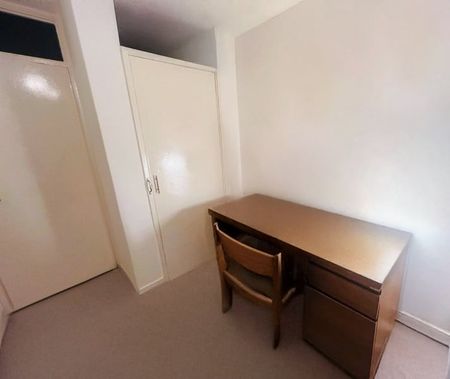 Room in a Shared House, With Garden, SW1V - Photo 2