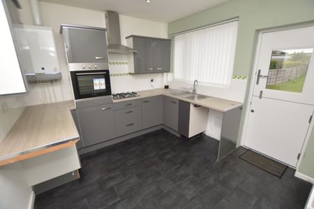 3 Bedroom Semi-Detached Bungalow - Photo 3