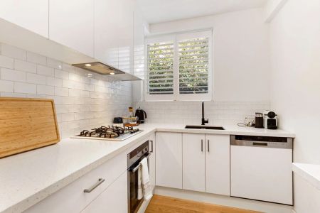 1/209 Dandenong Road, Prahran. - Photo 3