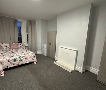 Room in a Shared House, High Road, N15 - Photo 5