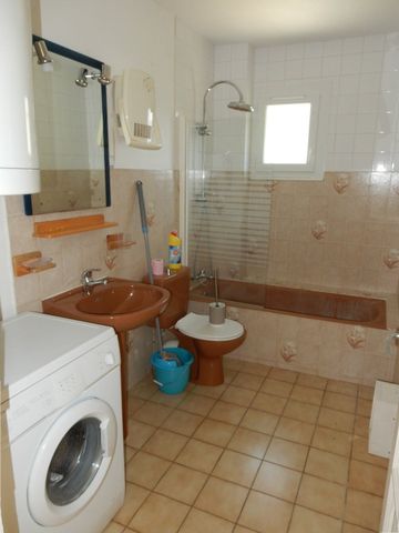 Location Appartement 1 pièce 27m² NARBONNE 11100 - Photo 3