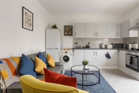 2 Bed Flat, Stoke Place, NW10 - Photo 2