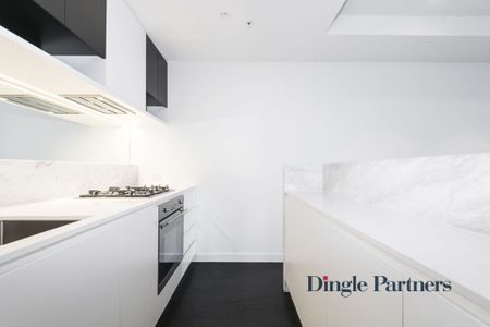 Stylish North-Facing Two-Bedroom Apartment in the Heart of South Yarra - Photo 4