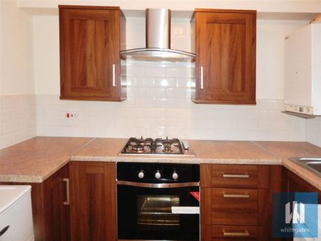 Barker Court, Birkby, Huddersfield, West Yorkshire, HD2 - Photo 4