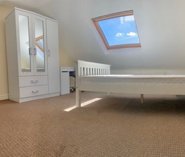 12 Bedroom Student Home – Llanbleddian Gardens - Photo 5