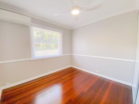 Beautiful 3-Bedroom Bungalow in the Heart of Central Maitland - Photo 4