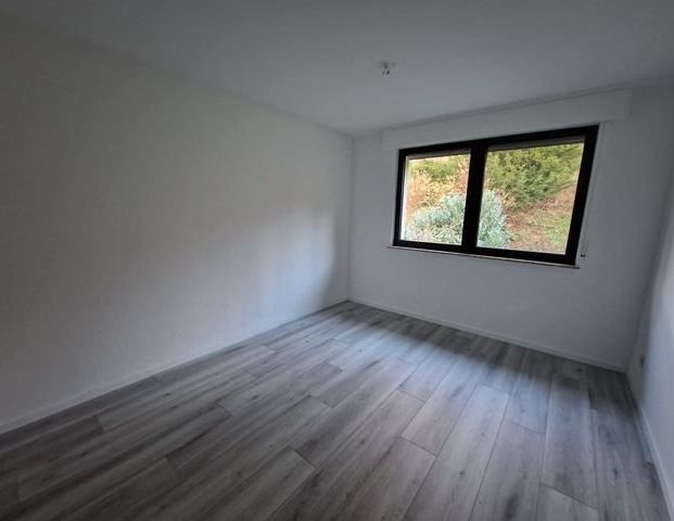 SCHADE HAUSVERWALTUNG - Ruhige 2-Zimmerwohnung mit Balkon in Lüdenscheid zu vermieten! - Photo 1