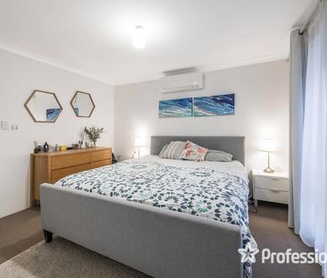 Stylish & Private 3-Bedroom Rear Villa in Nollamara - Photo 6