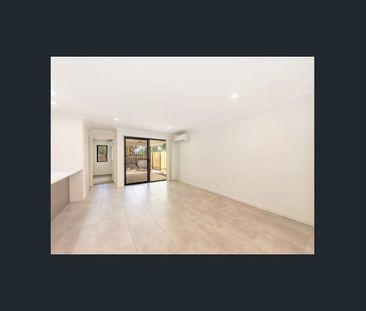 Beautiful duplex in quiet complex. - Photo 3