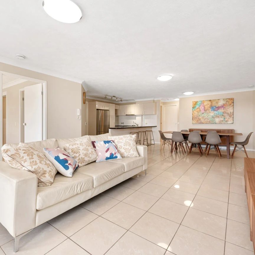 Modern Apartment with Breathtaking City & River Views - Photo 1