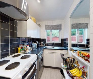 1 bedroom semi-detached house to rent - Photo 5