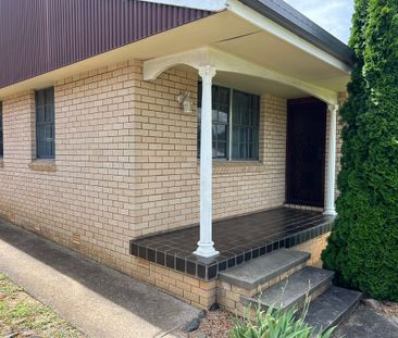 Freshly Painted 2-Bedroom Unit in a Quiet, Quality Neighbourhood - Photo 4