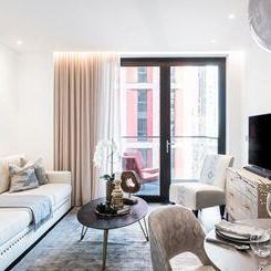 Thornes House, Charles Clowes Walk, London SW11 - Photo 1