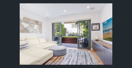 Coastal Luxury With Breathtaking Ocean Views - Private Appointments Available - Photo 2