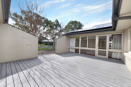 8 Legge Street, Downer ACT 2602 - House For Rent | Domain - Photo 4