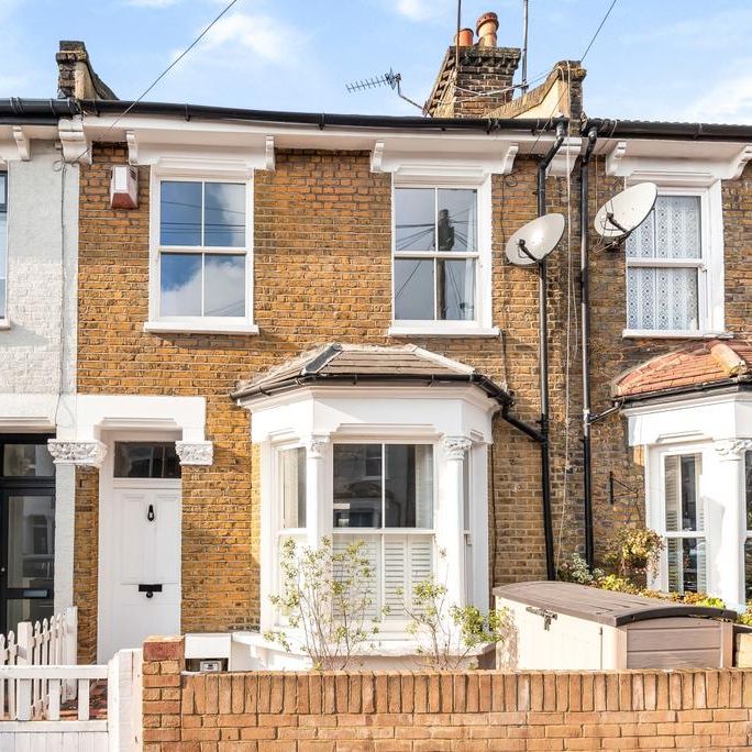 4 bedroom terraced house to rent - Photo 1