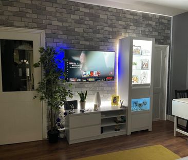 Room in a Shared House, Radstock Road, RG1 - Photo 1