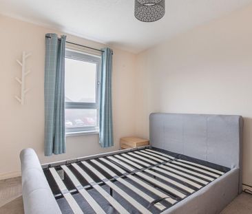 2 bedroom semi-detached house to rent - Photo 3