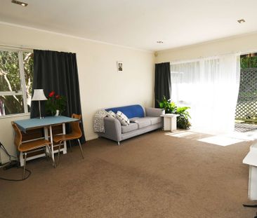 Modern Unit in the heart of Ellerslie - Photo 4