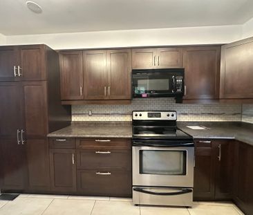 For Lease - 21 Beechbank Crescent, London South, Ontario - Photo 1