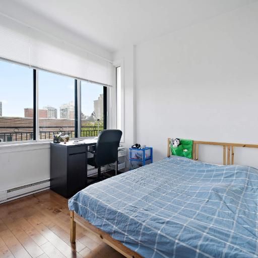 GHETTO MCGILL- 4 ½ RÉNOVÉ & MEUBLÉ – 2 CHAMBRES FERMÉES - Photo 1