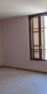 VOUZIERS, un appartement de type F2 au 2ème étage - Photo 4