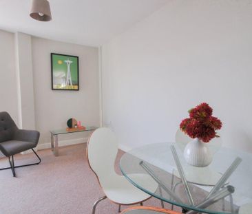 3 bedroom apartment to rent - Photo 4