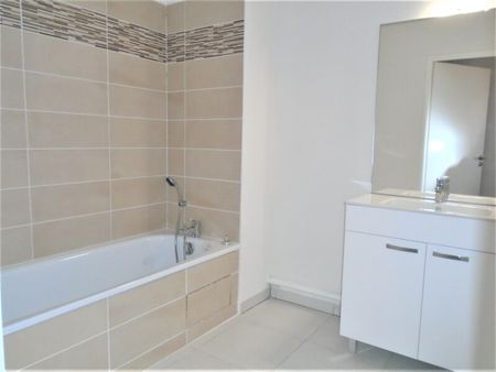 Location Appartement 3 pièces 65m² ST ORENS DE GAMEVILLE 31650 - Photo 3