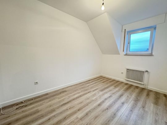 **Zentral gelegene schöne Dachgeschosswohnung mit Balkon in Bocholt!** - Foto 1