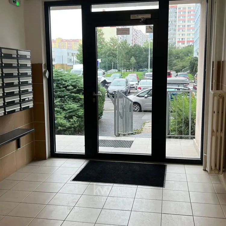 Útulný byt 2+kk v klidné části Bohnic – ulice Radomská - Photo 1