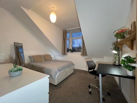 3 bedroom flat to rent - Photo 5