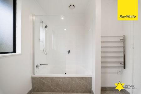 Charming Family Home in a Convenient New Lynn Location - Photo 5