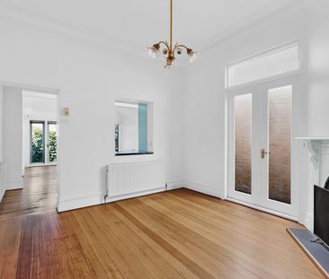 Charming Victorian in the Heart of Rathdowne Village - Photo 2