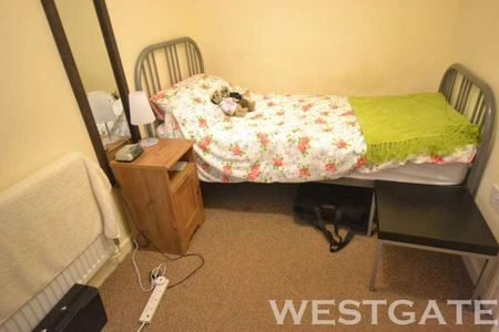 Blenheim Gardens, Reading, RG1 - Photo 2