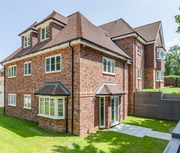 Sheerwater Road, West Byfleet, Surrey, KT14 - Photo 4