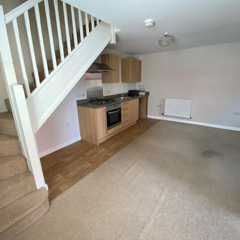 2 bedroom townhouse to rent - Photo 1