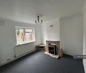3 bedroom semi-detached house to rent - Photo 6
