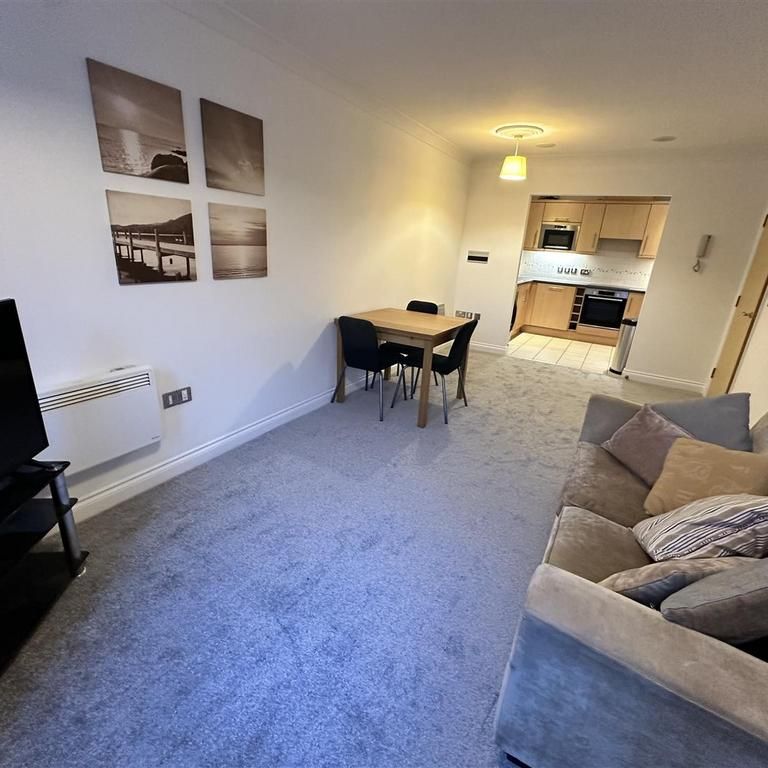 2 bedroom apartment to rent - Photo 1