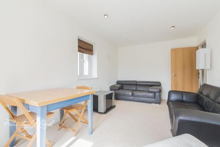 2 bedroom flat to rent - Photo 2