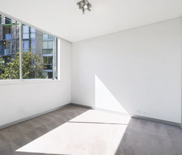 Stylish Terrace-Style Apartment Offering Space, Light and Lifestyle - Photo 1