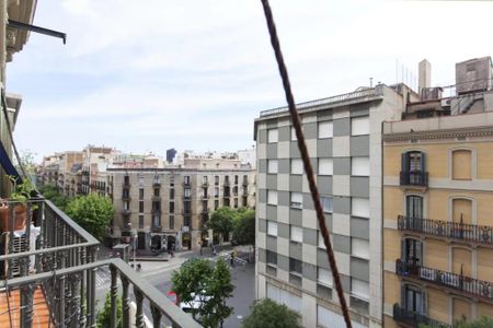 Carrer de Girona, Barcelona, Catalonia 08009 - Photo 5