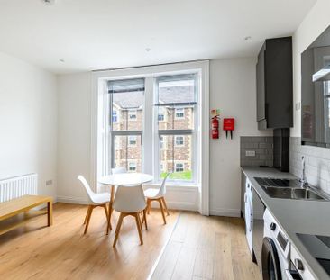 3 bedroom flat to rent - Photo 6