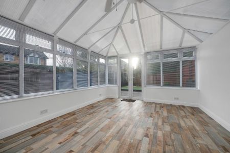 3 bedroom semi-detached house to rent - Photo 2